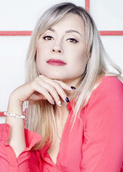 Yulia, (45), aus Osteuropa ist Single