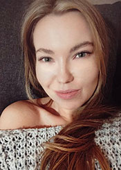 Yulia, (37), eine Frau aus der Ukraine