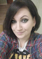 Lana, (38), aus Osteuropa ist Single