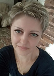 Marina, (52), aus Osteuropa ist Single