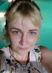 Elena, (41), aus Osteuropa ist Single