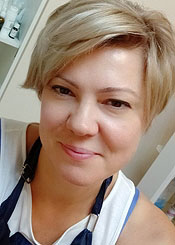 Elena, (50), aus Osteuropa ist Single