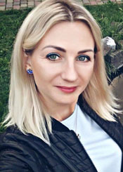 Irina, (41), aus Osteuropa ist Single