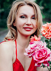 Yulia, (41), aus Osteuropa ist Single