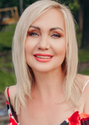 Larisa, (53), eine Frau aus der Ukraine