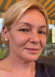 Irina, (48), aus Osteuropa ist Single
