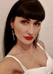 Yana, (37), eine Frau aus der Ukraine