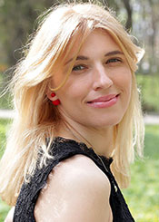 Victoria, (46), eine Frau aus der Ukraine